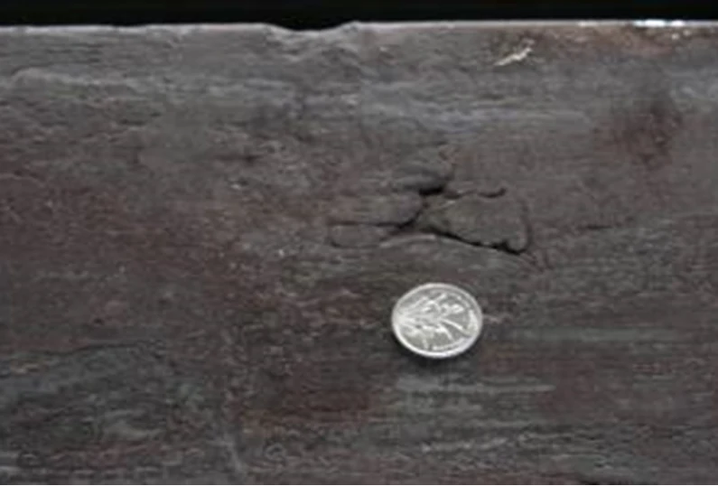 surface defects从哪里来?and why can they persist through to the finished cold-headed part??